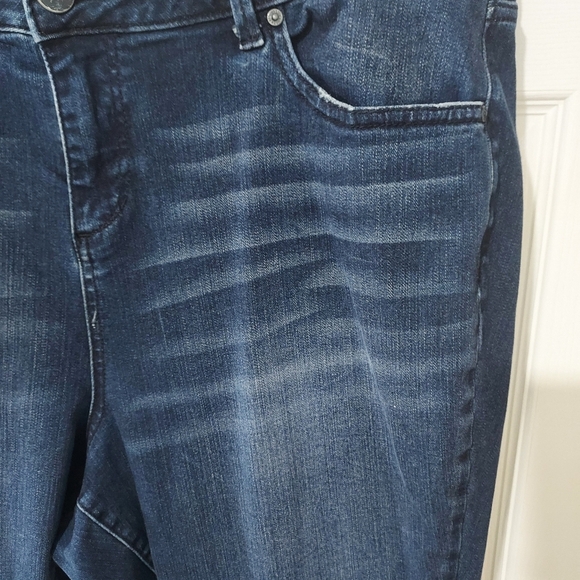 Women's Skinny Jeans in Dark Blue - Picture 4 of 12